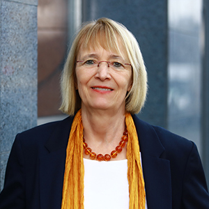 Portr&auml;t von Dr. Jutta Hundertmark-Mayser